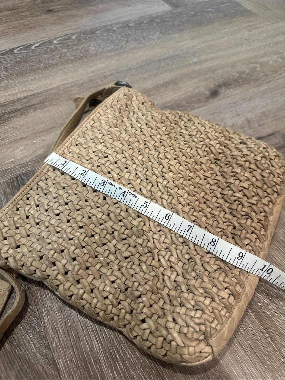 Vilenca Holland Woven Leather Crossbody Bag in Tan